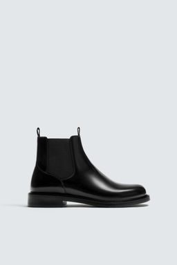 LEATHER CHELSEA BOOTS