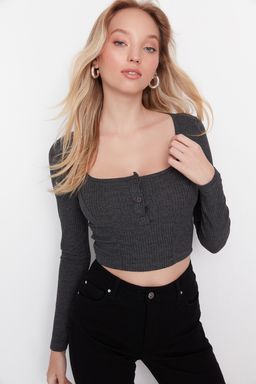 Antrasit Dugme Detayl? Kare Yaka Fitted/Vucuda Oturan Fitilli Esnek Crop Orme Bluz TWOAW23BZ00384