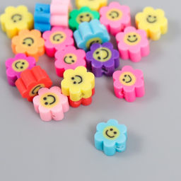 Цена за 6 шт. Бусины для творчества PVC Цветочек-смайл, цветные, набор 20 шт., 1?1?1 см