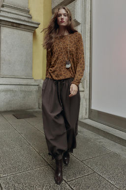 FINE KNIT ANIMAL PRINT JUMPER