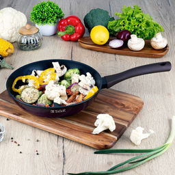 Сковорода с антипригарным покрытием д24см Аспайр, h4,9см, s3мм, дно д19см, s3,3мм, кованый алюминий, бакелитовая ручка с покрытием soft-touch, темно-фиолетовый, TalleR (Китай) Подходит для всех видов плит, включая индукционную. - Домашняя мода фото 6