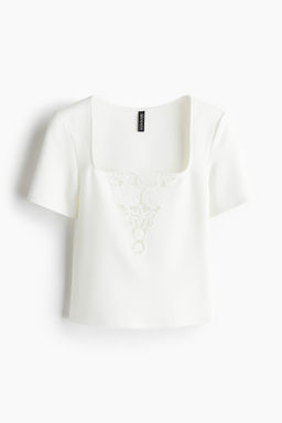 Top con detalle en bordado ingl?s