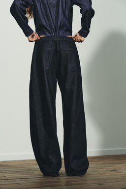 PLEATED DENIM-EFFECT TROUSERS - Zara фото 7