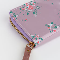 Кошелёк женский на молнии с ремешком, лакированный, сиреневый