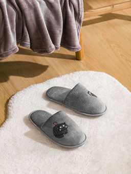 Kedi Nak??l? Kad?n Ev Terli?i