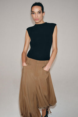 BODY STRETCH CUT OUT / Negro