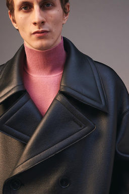 LIMITED EDITION RUBBERISED COAT - Zara фото 4