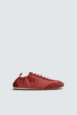 ZAPATILLA ESTILO RETRO / Rojo