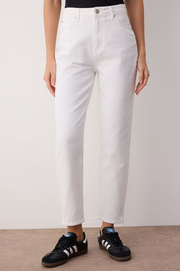 Beyaz Yuksek Bel Mom %100 Pamuk Non-Stretch Jeans TWOAW24JE00076