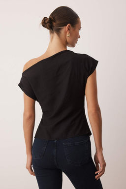 Siyah Kay?k Yaka Fitted Toka Detayl? Dokuma Bluz TWOAW26BZ00058