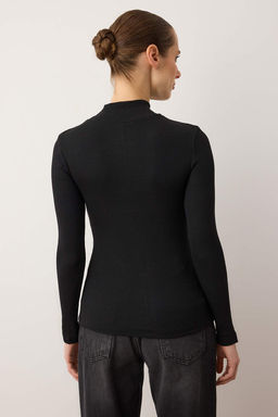 Siyah Fitted/Vucuda Oturan Dik Yaka Uzun Kol Fitilli Esnek Orme Bluz TWOAW21BZ0423