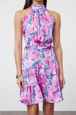 Fusya Cicek Desenli Halter Yaka A Kesim Saten Mini Dokuma Elbise TWOSS20EL2490