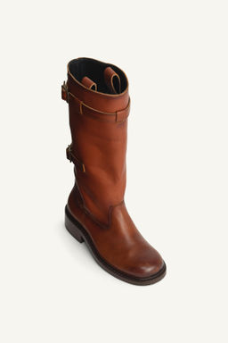 LIMITED EDITION BUCKLED LEATHER BOOTS - Zara фото 6