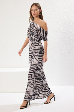 TRENDYOLMILLA Cok Renkli Zebra Animal Bask?l? Buzgu / Drape Maxi Esnek Orme Elbise TWOSS25EL00169
