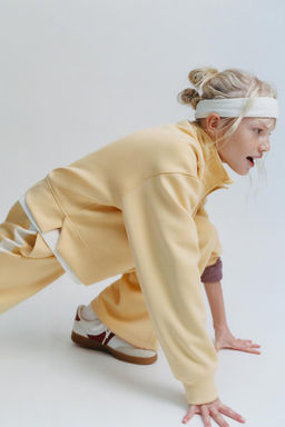 MODAL SLOGAN SWEATSHIRT, CHARACTERISTICS