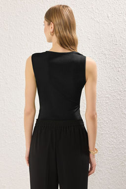 Siyah S?f?r Kol Buzgu Detayl? Bisiklet Yaka Alttan C?tc?tl? Orme Body TWOSS25BD00021