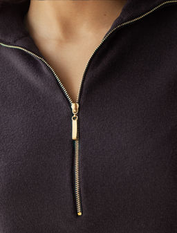 VILATTE / Свитер эластичной плотной вязки с золотистой молнией  фото 3