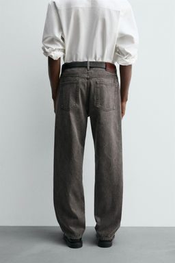WASHED STRAIGHT FIT JEANS