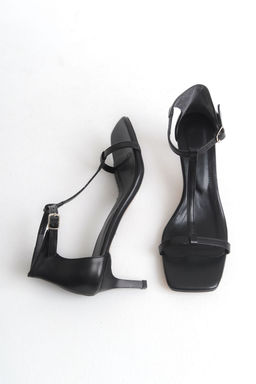 Trendyol Shoes Siyah T Bant Bilekten Baglamal? Kare Burun Kad?n Ince Topuklu Ayakkab? TAKSS25TO00038 - Trendyolmilla фото 7