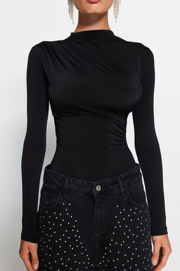 Siyah Vucuda Oturan Yaka Detayl? Body TPRAW24BD00008