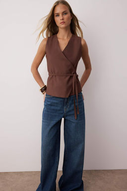 Kahverengi Kusakl? Baglama Detayl? Kruvaze Kapamal? Yumusak Tuseli Dokuma Yelek TWOAW26YE00018 - Trendyolmilla фото 2