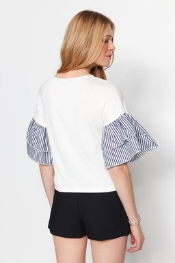 Beyaz Poplin Detayl? Relaxed/Genis Rahat Kesim Bisiklet Yaka Orme Bluz TWOSS23BZ00065