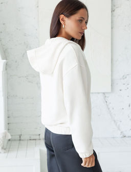 D49.131 Джемпер женский молочный