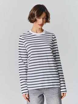 Джемпер женский в бело-черную полоску