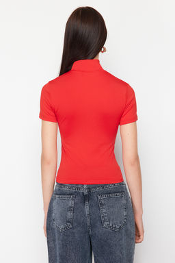 K?rm?z? Fitted/Vucuda Oturan Fermuarl? Yaka K?sa Kollu Esnek Orme Bluz TWOSS24BZ00489 - Trendyolmilla фото 6