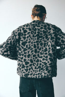 Chaqueta estampada en borreguito - H&m фото 7