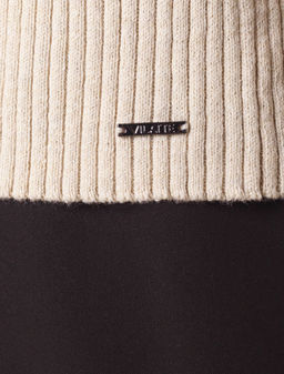 D39.351 Джемпер женский бежевый меланж