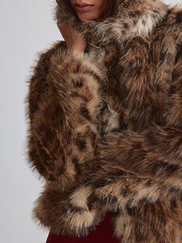 Leopar Desenli Kad?n K?rk Mont