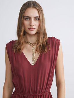 V Yaka Belden Oturtmal? Elbise