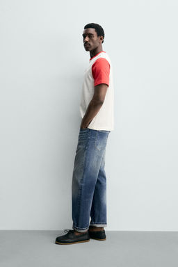 CAMISETA COLOR BLOCK PARCHE COMBINADO / Blanco roto