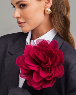 Потрясающая брошь цветок