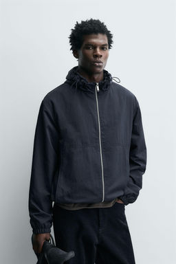 LIGHTWEIGHT TECHNICAL HOODED JACKET - Zara фото 2