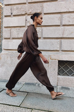 PANTAL?N BOMBACHO SATINADO / Marr?n - Zara фото 4