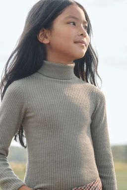 100% WOOL TURTLENECK JUMPER LIMITED EDITION - Zara фото 2