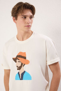Trendyolmilla Man Ekru Oversize/Genis Kesim Nak?sl? Kal?n %100 Pamuk T-Shirt TMNSS25TS00011  фото 3