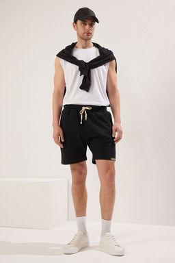 Siyah Regular/Normal Kesim Dokulu %100 Pamuklu Sort TMNSS24SR00022