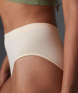 Трусы женские бесшовные с высокой посадкой Vanessa GB-001 нейлон, эластан бежевый размеры S, M, L