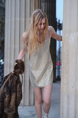 Vestido de tirantes con detalles decorativos - H&m фото 2