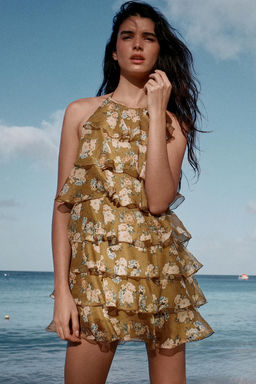 VESTIDO VOLANTES FLORES / crudo/kaki