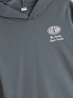 Kap??onlu Erkek ?ocuk Kal?n Sweatshirt