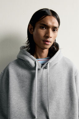 SUDADERA RELAXED FIT CAPUCHA B?SICA / Gris vigor? - Zara фото 5