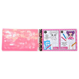 Книга с наклейками и трафаретами Альбом дизайнера. Стильные девчонки