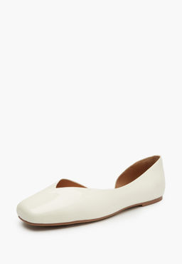 Молочные лакированные женские туфли