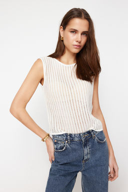 Ekru Triko Gorunumlu Bisiklet Yaka Regular/Normal Kal?p Orme Bluz TWOSS24BZ00504 - Trendyolmilla фото 3