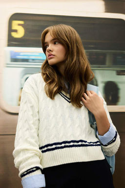 Женский крутой вязаный свитер обычного кроя с v-образным вырезом и плетеной полоской