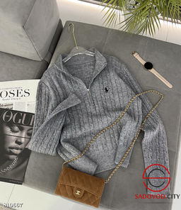 Свитер женский на полузамке